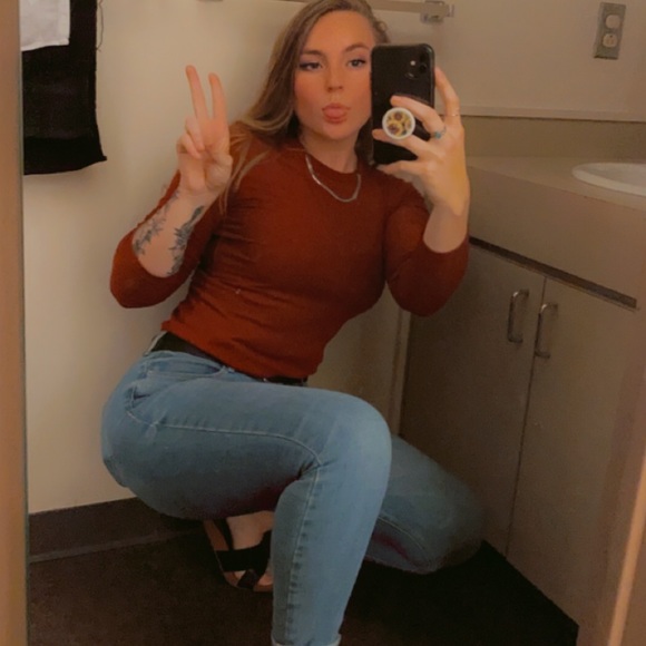 Meet your Posher, Abbie - Picture 6 of 6